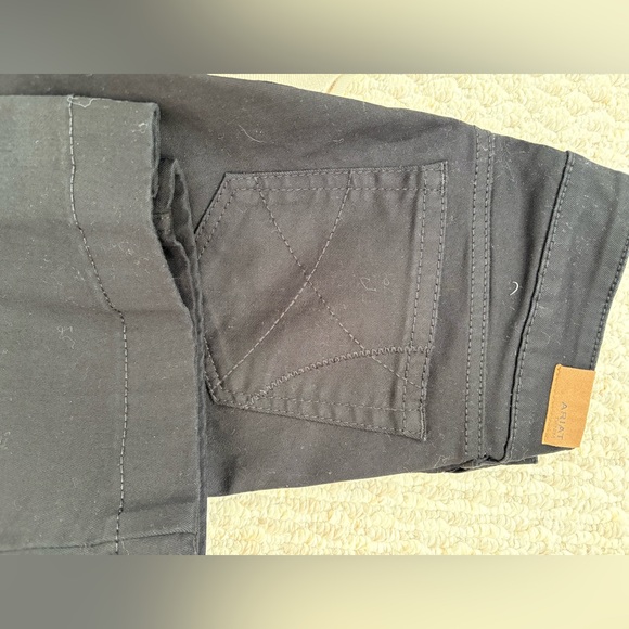 Ariat Jeans - Picture 2 of 5